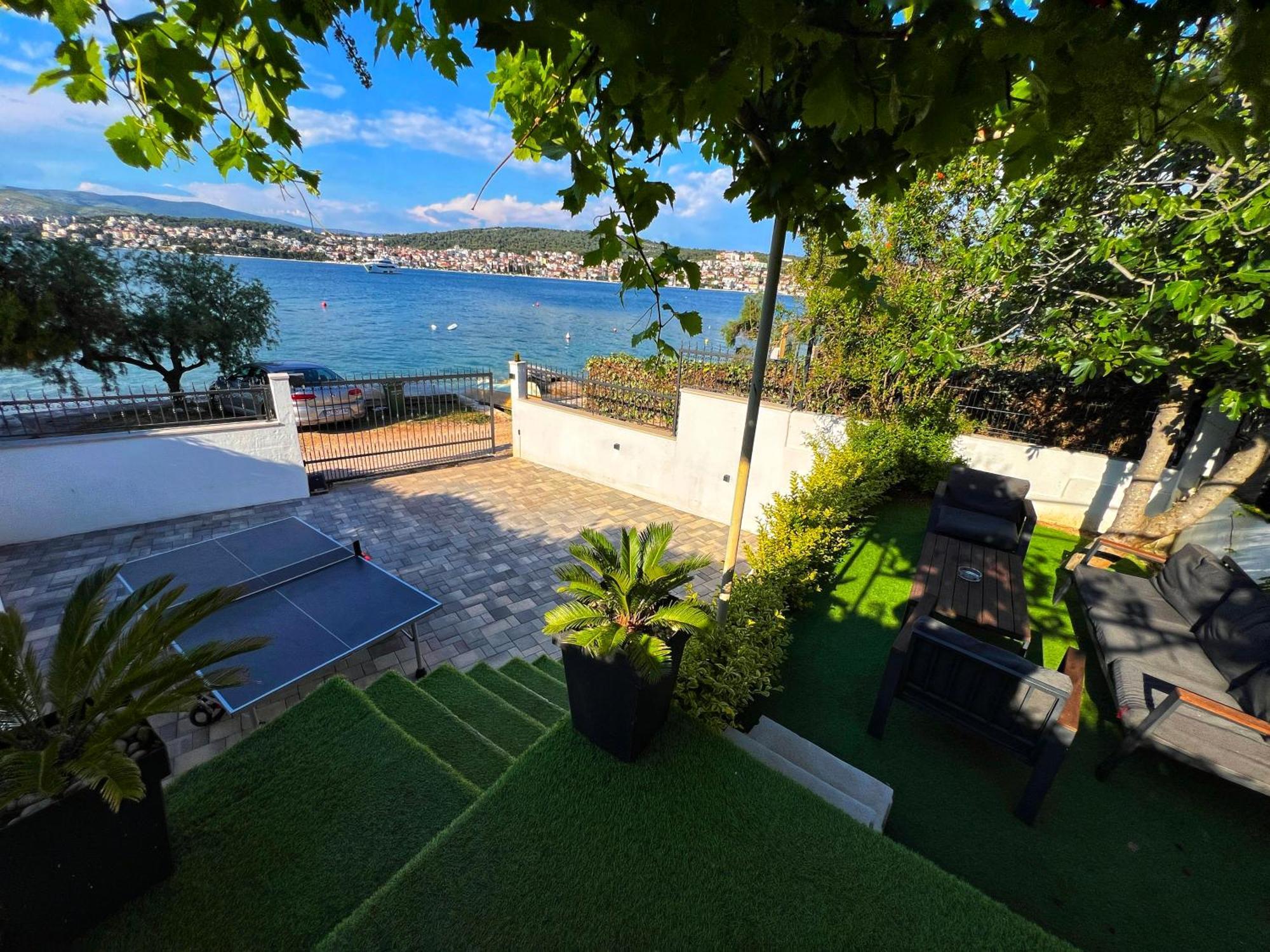 Beach Holiday Home With Private Jacuzzi & Parking 트로기르 외부 사진